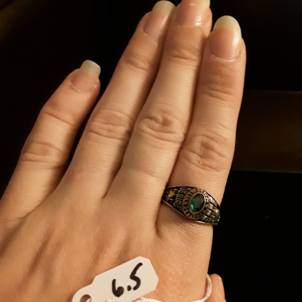 Emerald stone ring 2006